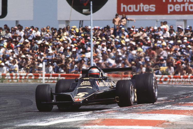 Formel-1-Designer Gustav Brunner sagt: «Die Erfindung des Wingcars in Form des Lotus 78 mit beweglichen, federbelasteten Schürzen  war sicherlich die aerodynamische Revolution schlechthin»