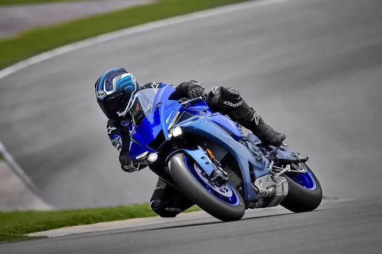 Is Yamaha working on a new R1 with MotoGP technology?