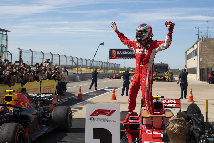 Kimi nach seinem Sieg in Texas 2018 mit Ferrari