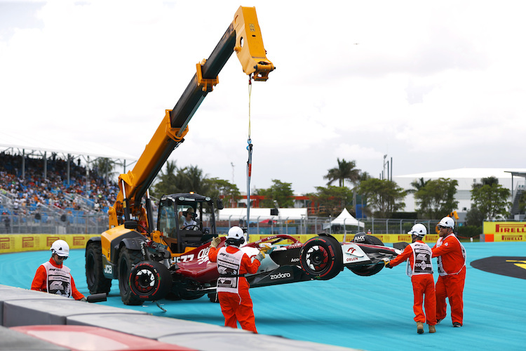 Valtteri Bottas beendete den Trainingsfreitag in Miami frühzeitig mit einem Crash