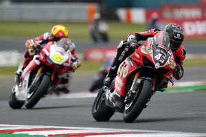 Scott Redding (45) und Javier Fores (6), die beiden BSB-Hauptdarsteller am Sonntag)