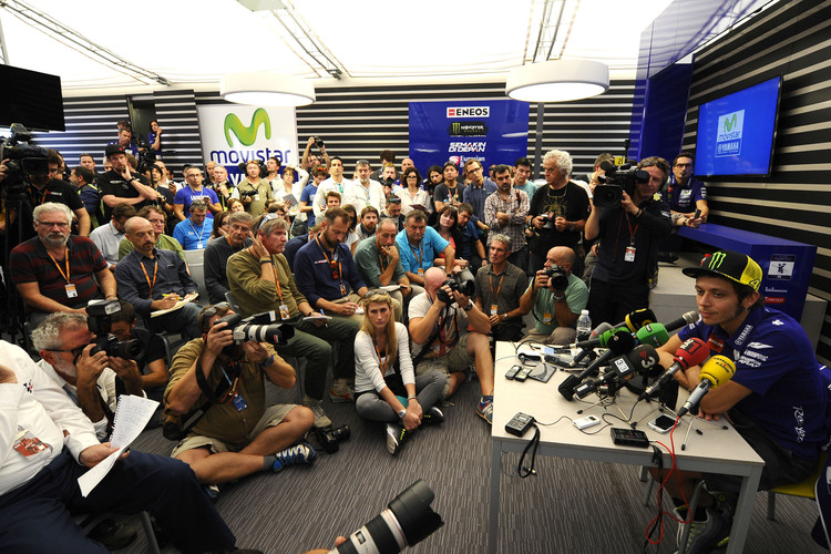 Der Ansturm der Journalisten bei der Pressekonferenz von Rossi war riesig