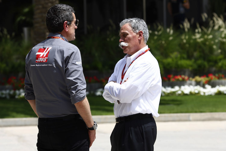Chase Carey (rechts) mit Haas-Teamchef Günther Steiner