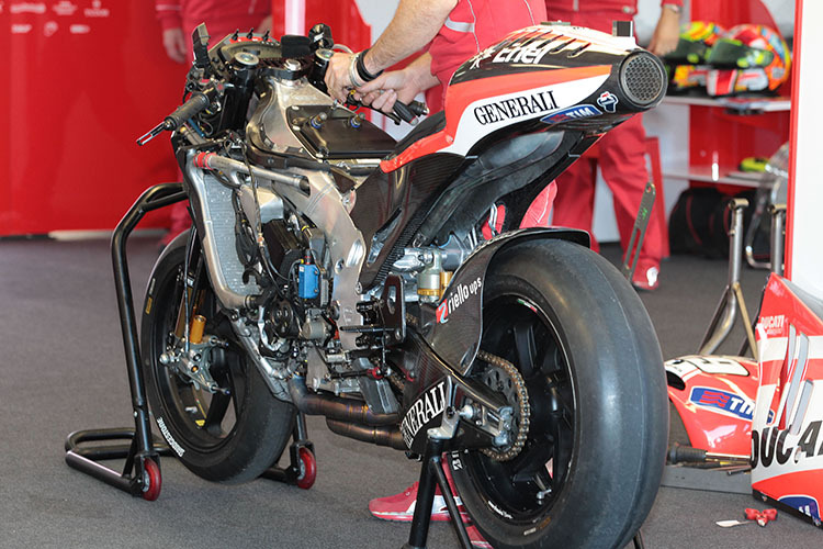 Das fertige Ducati-Alu-Chassis von Rossi in Valencia 2011