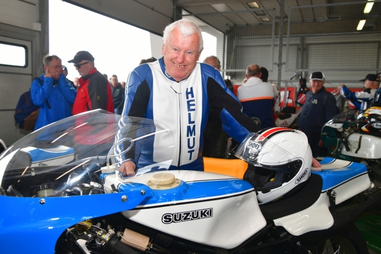 Helmut Kassner mit seiner Suzuki RG 500