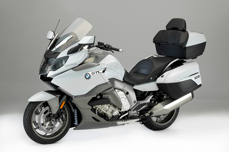 Die BMW K 1600 GTL ist ein mächtiges Motorrad, das mächtig Appetit hat aufs Kilometerfressen