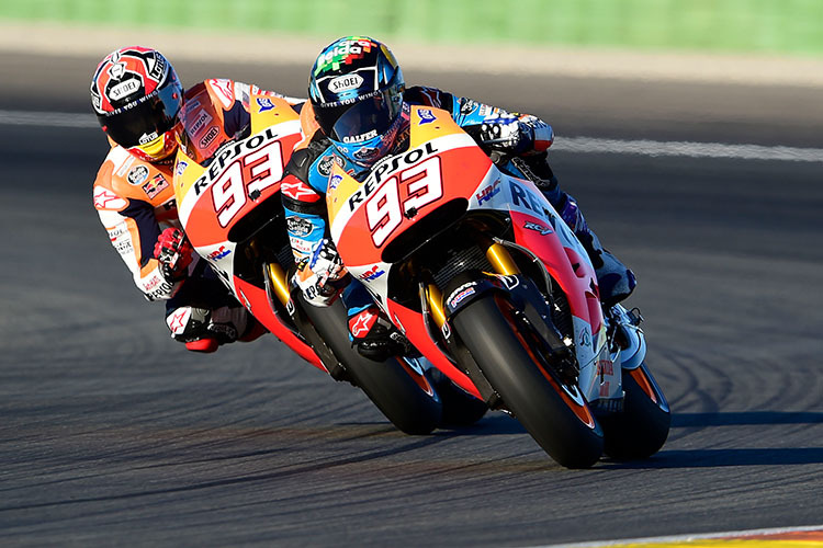 Valencia-MotoGP-Test 2014: Alex Márquez (vorne) durfte ein paar Runden mit der Honda RC213V von Bruder Marc drehen