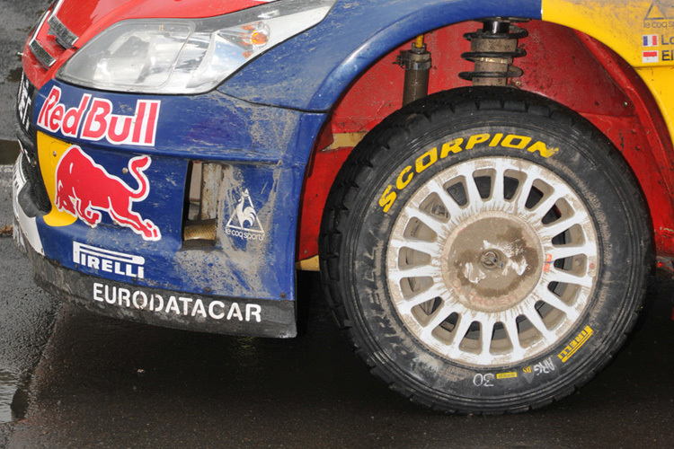 Pirelli-Reifen am Weltmeisterauto Citroën C4 WRC
