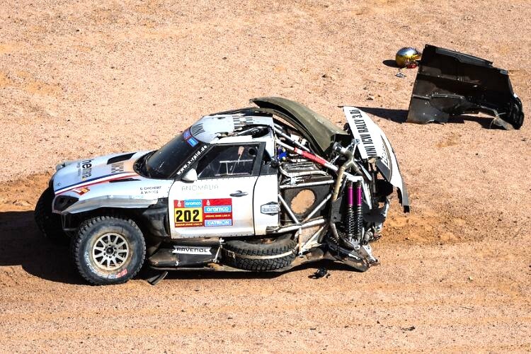 Schwerer Crash gleich zu Beginn: Für den X-raid-Piloten Guerlain Chicherit ist die Dakar zu Ende