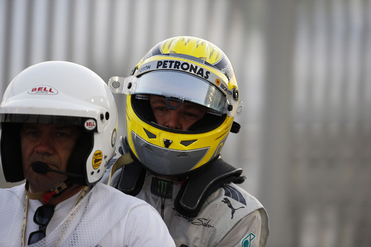 Nico Rosberg beendete sein Rennen als Beifahrer auf dem Roller