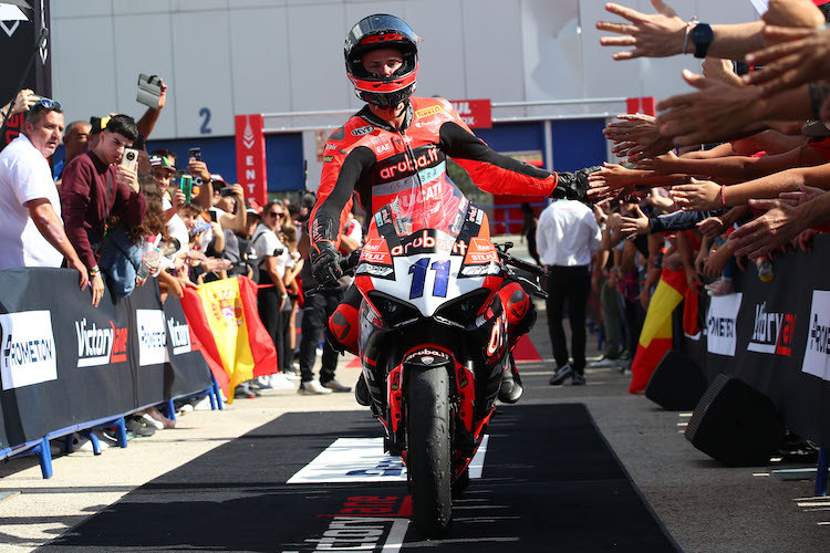 Nicolò Bulega siegt in Jerez