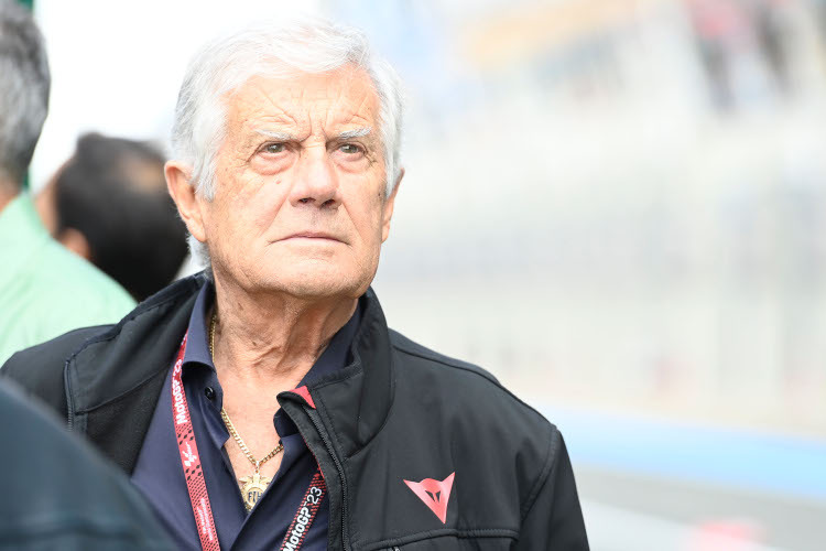 Hoher Besuch in Le Mans: Giacomo Agostini (80)