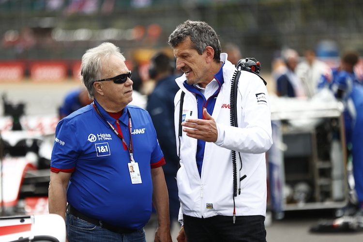 Teambesitzer Gene Haas mit Teamchef Günther Steiner