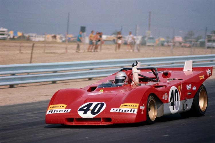 Mario Andretti 1971 im offenen Ferrari