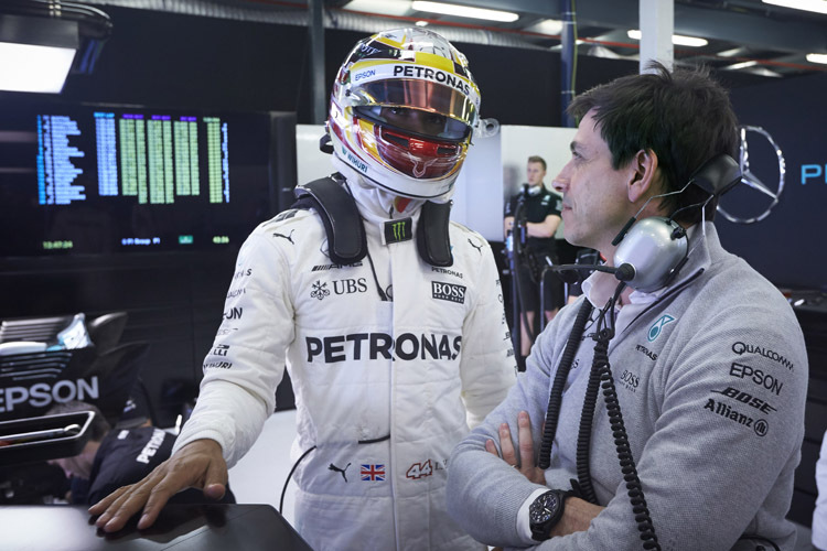 Mercedes-Motorsportdirektor Toto Wolff und Lewis Hamilton erlebten in Melbourne eine Enttäuschung