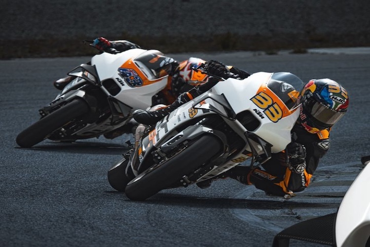 Nicht nur für MotoGP-Piloten wie Miller und Binder: Reines Rennstreckenchassis und seriennaher Antrieb machen die RC 8C zum idealen Trainingsgerät für Profis und Amateure