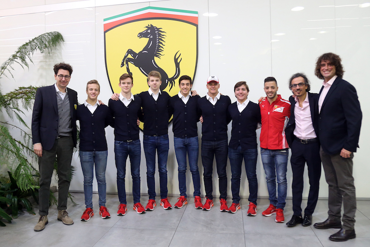 Die Ferrari-Fahrerakademie 2019, mit weisser Kappe Mick Schumacher
