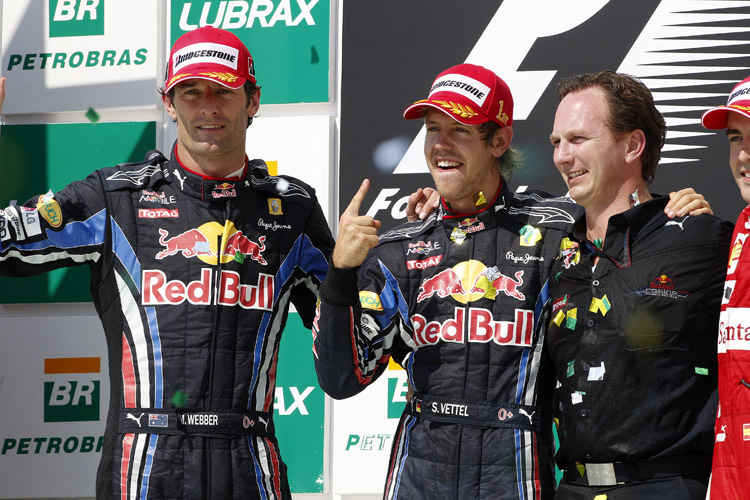 Vettel hat gut Lachen und noch Chancen auf den Titel.