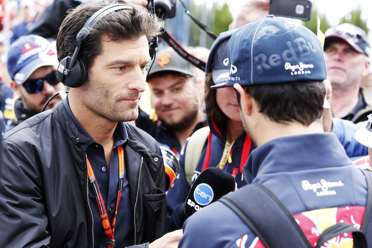 Mark Webber als rasender Reporter, hier mit Daniel Ricciardo