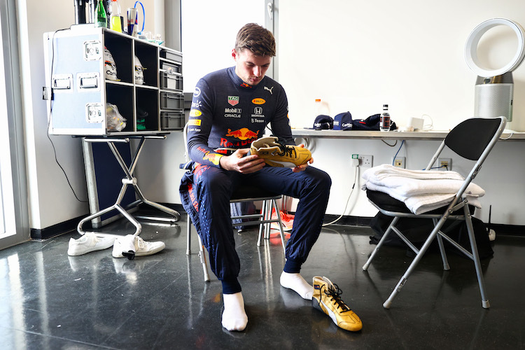 Max Verstappen gab beim Pirelli-Test in goldenen Weltmeisterschuhen Gas