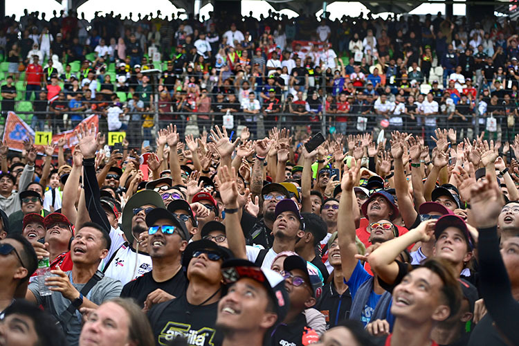 90.637 begeisterte und schwitzende Fans in Sepang: Am Sonntag war der Grand Prix wieder ausverkauft