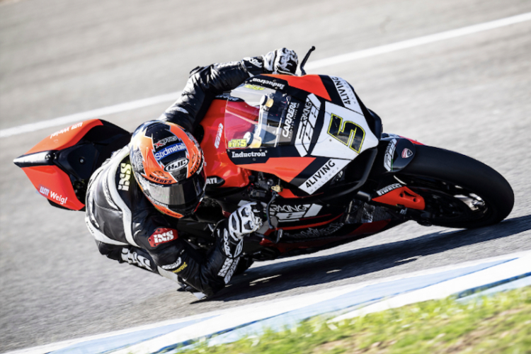 Philipp Öttl mit der Ducati V2 in Jerez