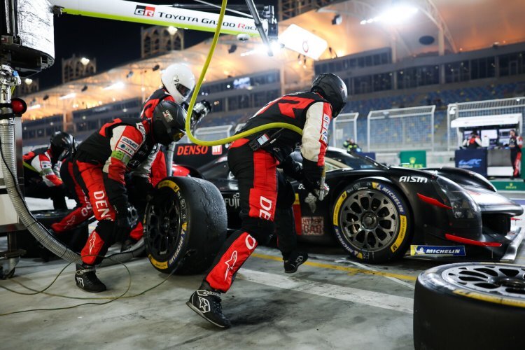 Boxenstopp beim Toyota GR010 Hybrid