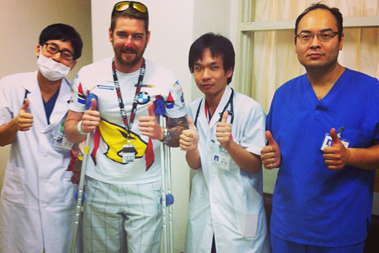 Damina Cudlin (2.v.l.) mit seinem japanischen Ärzte-Team