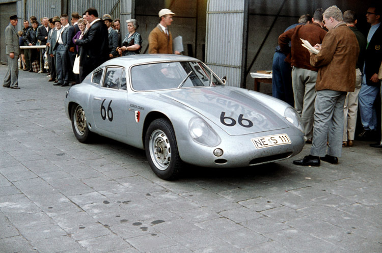 1960 beim Großen Preis von Deutschland auf dem Nürburgring, der Porsche 356 B 1600 GS Carrera GTL Abarth