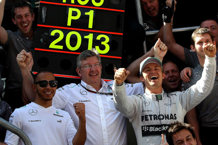 Hamilton, Brawn und Rosberg feiern Nicos Sieg in Silverstone