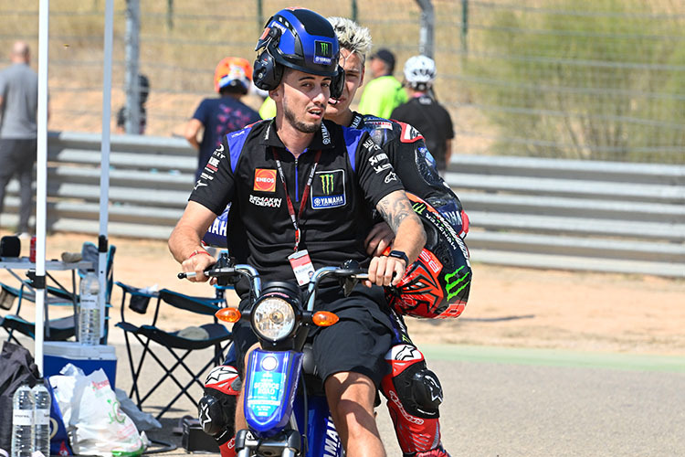 Fabio Quartararo nach dem Crash mit der Yamaha und dem Roller-Crash in Aragón