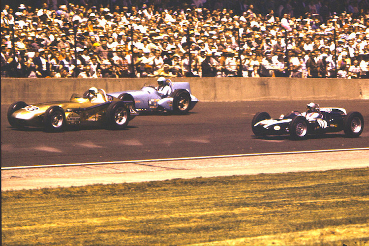 Brabhams Cooper wirkte in Indy gegen die Roadster zwergenhaft