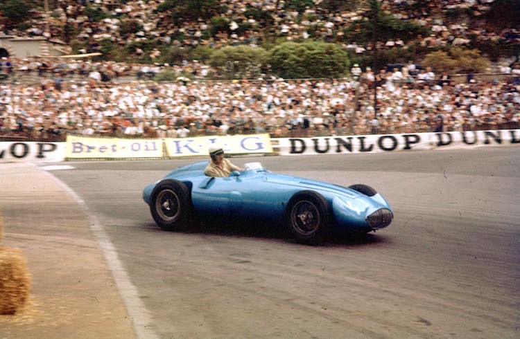 André Pilette mit seinem Gordini T32 in Monaco 1956. Im gleichen Rennen sass auch Élie Bayol am Lenkrad