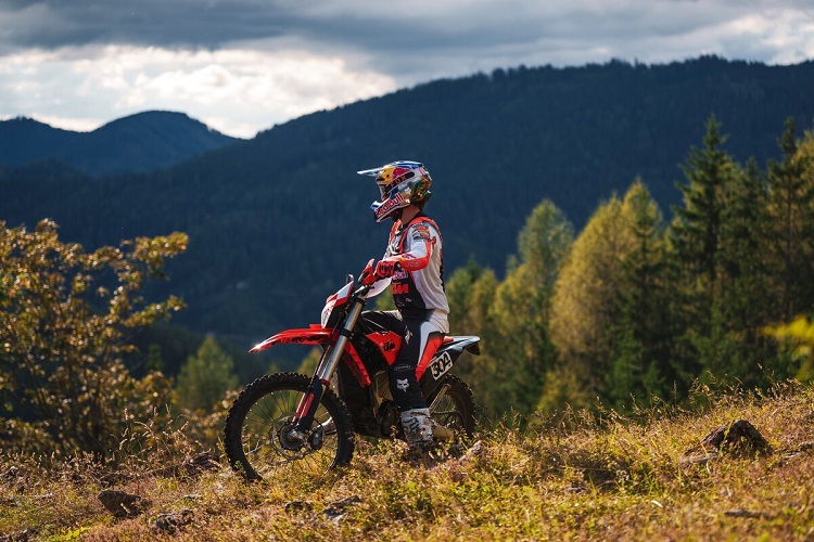 Mit der KTM Freeride E wird die Ruhe der Natur nicht gestört