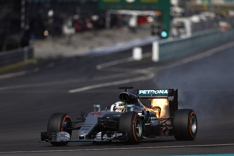 Motorschaden am Wagen von Lewis Hamilton