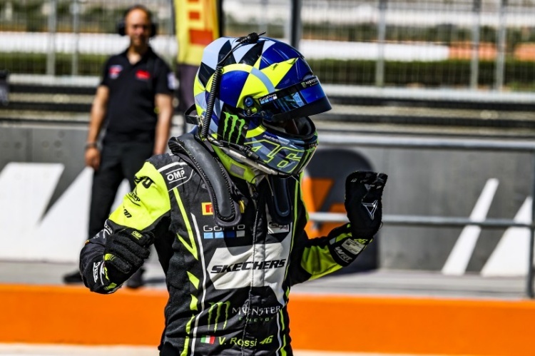Bekannter Helm: Valentino Rossi auf dem Circuit Ricardo Tormo bei Valencia
