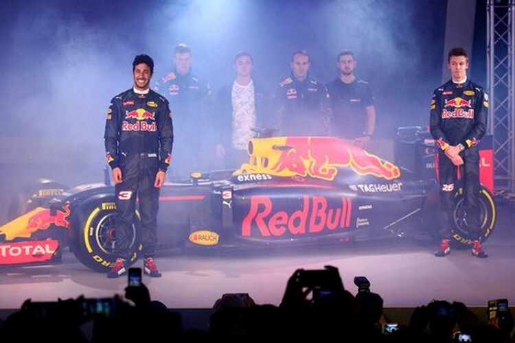 Daniel Ricciardo und Daniil Kvyat mit dem neuen Boliden