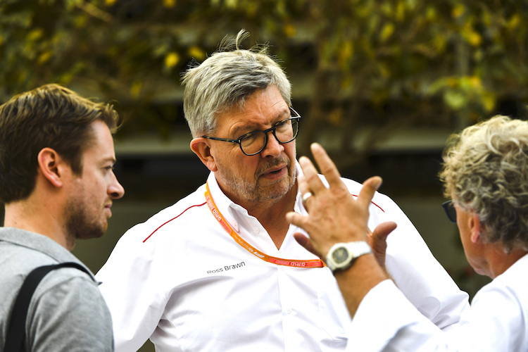 Formel-1-Sportchef Ross Brawn (Mitte)