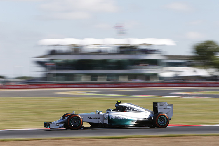 Nico Rosberg ist mit dem ersten Trainingstag zufrieden