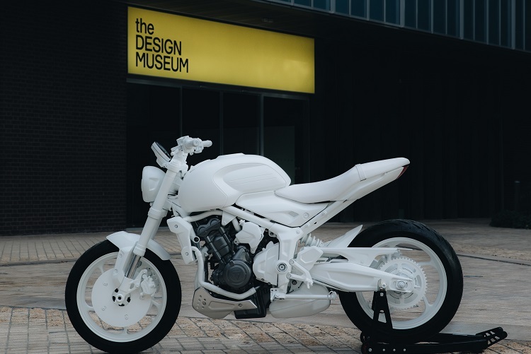 Das Designmodell der neuen Triumph Trident wurde am Londoner Design Museeum der Öffentlichkeit präsentiert 