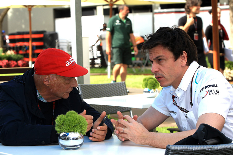 Aufsichtsrat Niki Lauda mit Mercedes-Rennchef Toto Wolff