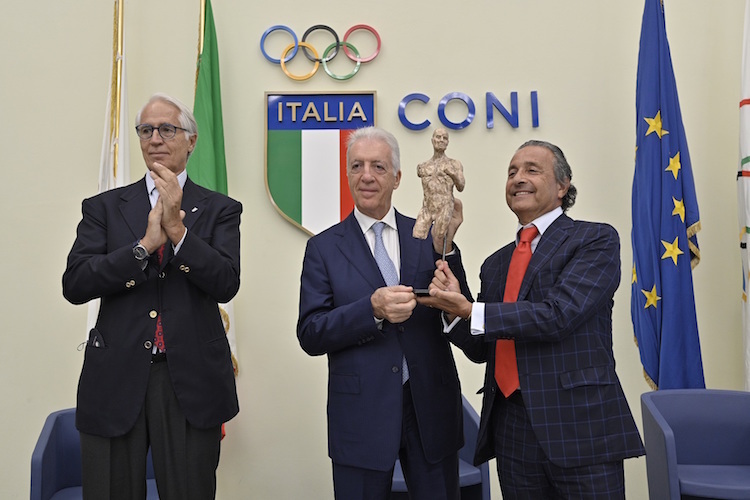 Preisträger Piero Ferrari (Mitte)