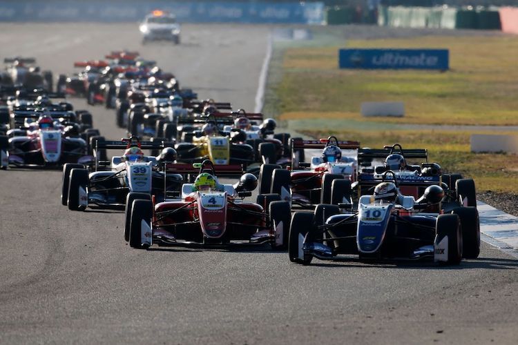 Formula European Masters: Sechs Teams und 16 Autos