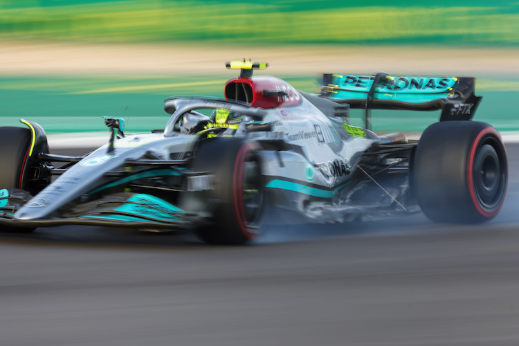 Lewis Hamilton und der bockige Mercedes W13