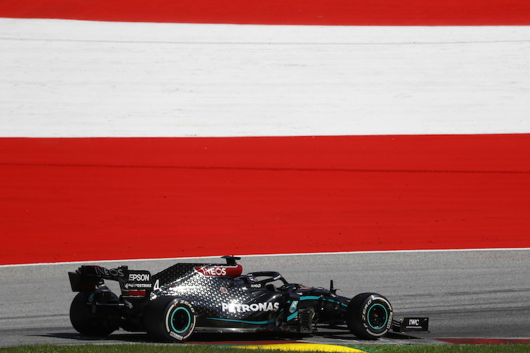 Der schwarze Lack beschert dem F1-Mercedes keine Hitzewallungen