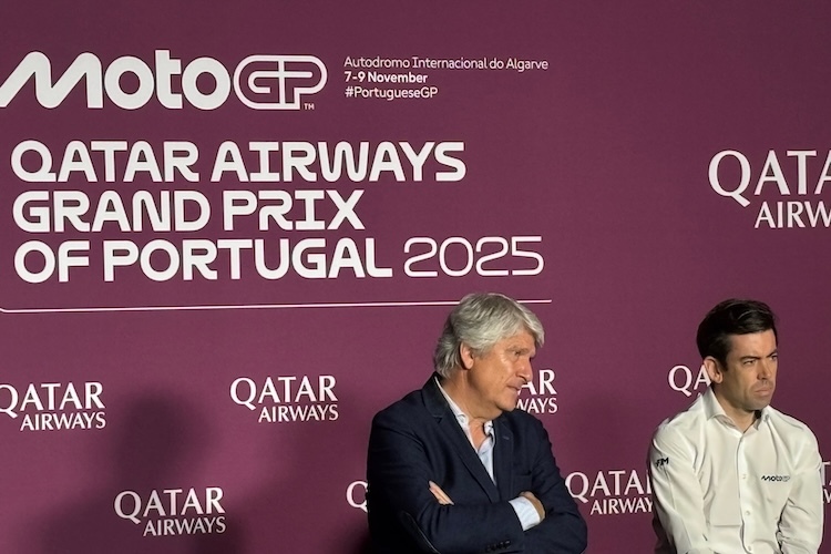 Carlos Ezpeleta, directeur de Dorna (à droite), avec le président de la FIM, Jorge Viegas