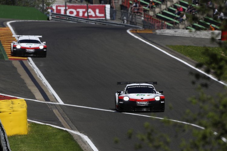 Führt die GTE-Klasse an: Der Porsche 911 RSR von Bruni/Lietz