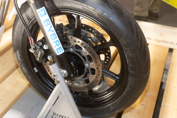 Kennzeichen des künftigen Royal Enfield mit dem 750er Motor: Unter anderem eine Doppelscheibenbremse