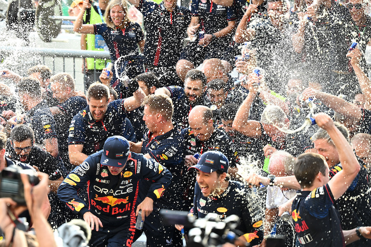 Red Bull Racing feiert den Doppelsieg