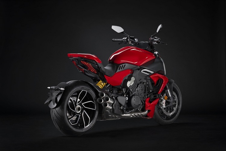 Graduell unvernünftiger als ein 125er Roller: Ducati Diavel V4 